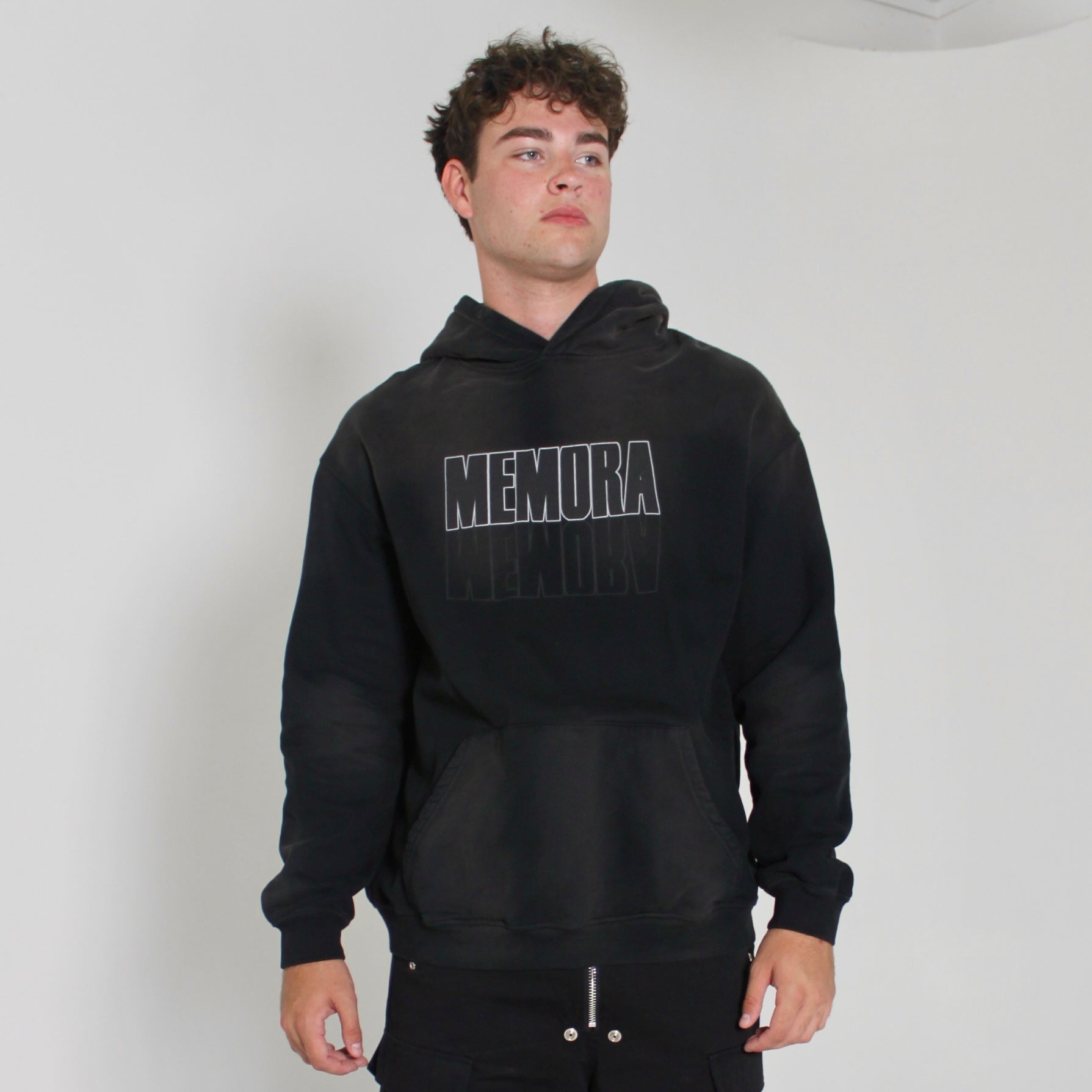 MEMORA HOODIE OVERSIZED